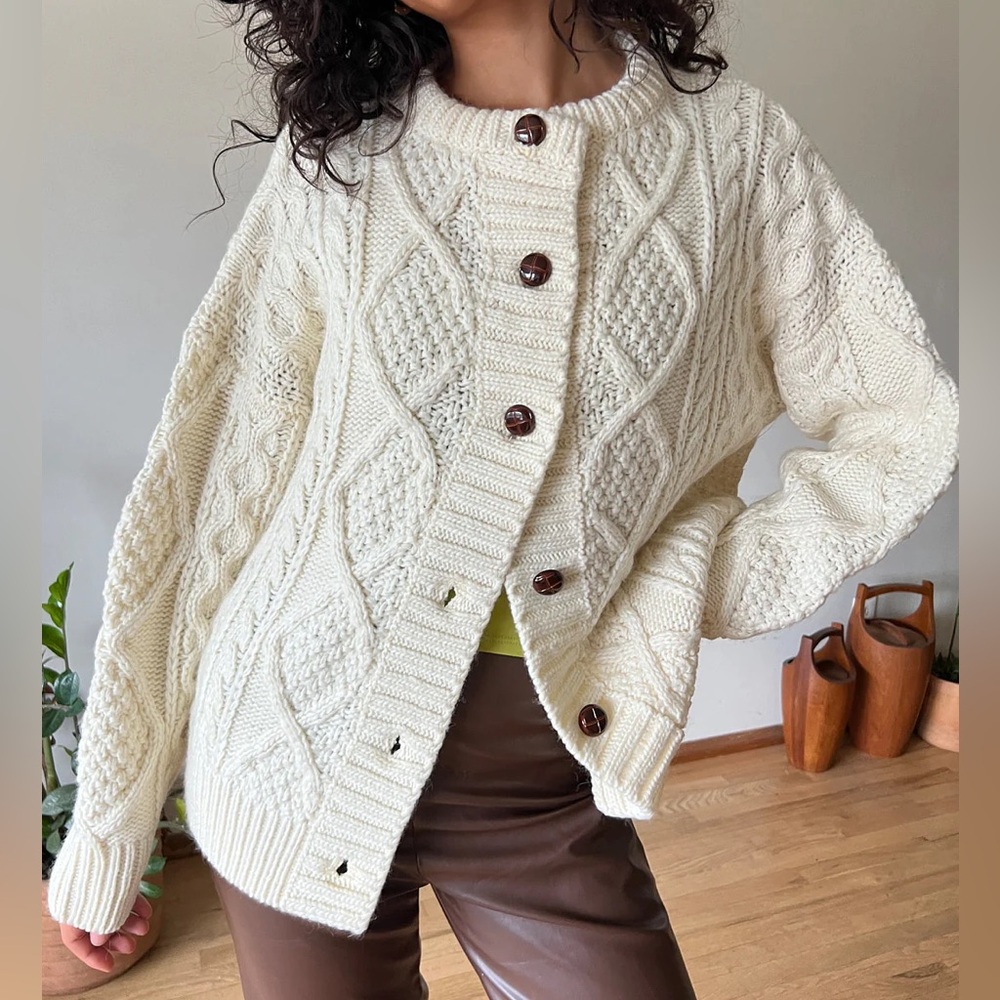 Lisa Says Gah “Shari Cardi” Cream Cable Knit Cardigan